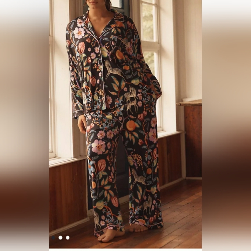 ANTHROPLOGIE BRIAR PIPED LONG SELVED PAJAMAS Set